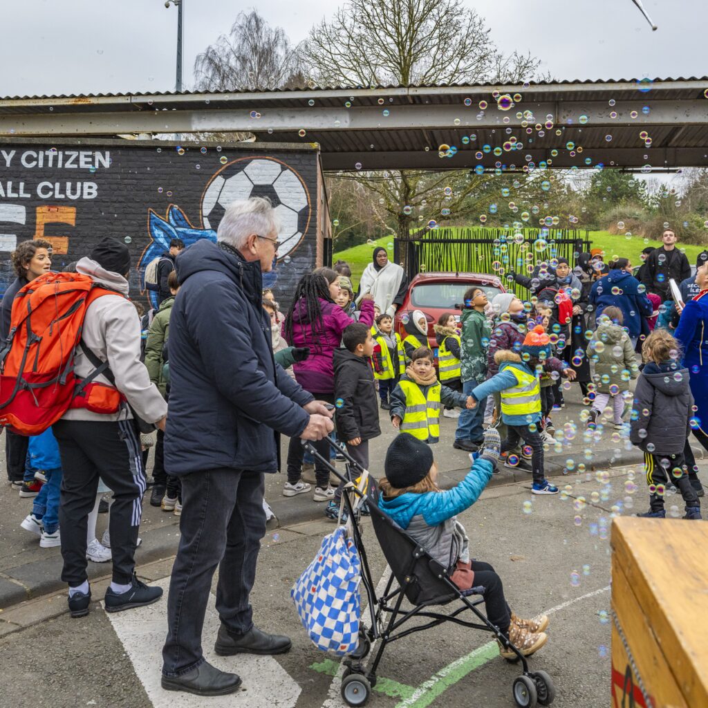 Arrivée des enfants du centre social Nautilus au parc Brondeloire