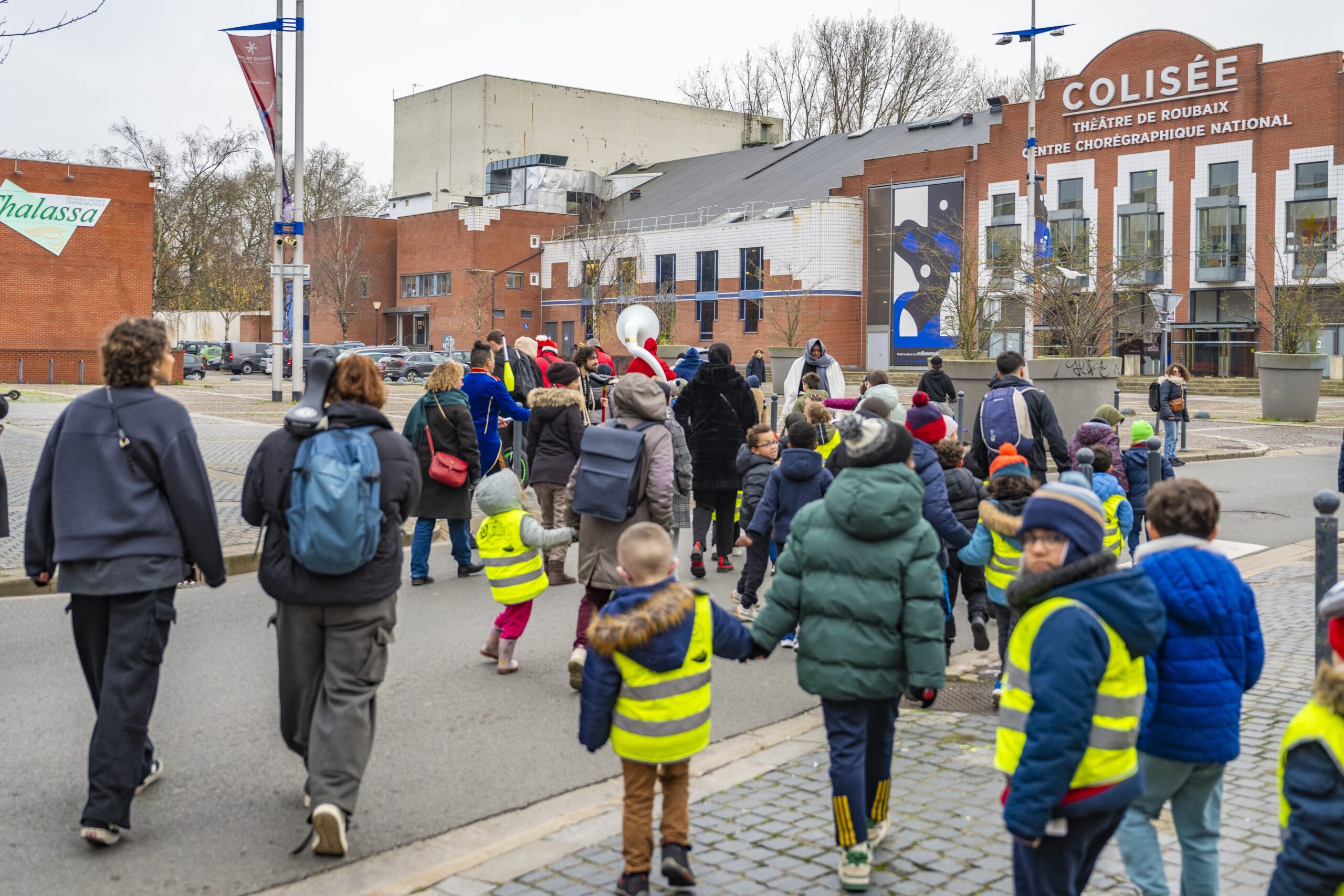 Arrivée au Colisée pour un gouter et tirage de la tombola