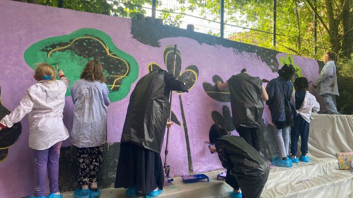 fresque collective à l’école elsa triolet